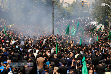 مراسم خیمه سوزان ظهر عاشورا در بازار تهران