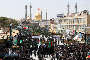 عزاداری و نماز جماعت ظهر عاشورای حسینی در قم