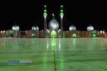 احیا شب قدر پشت در‌های بسته مسجد مقدس جمکران