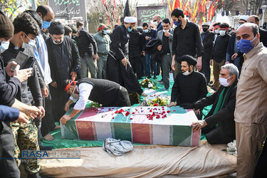 قم | تشییع شهید گمنام دفاع مقدس در روز شهادت حضرت زهرا (س)