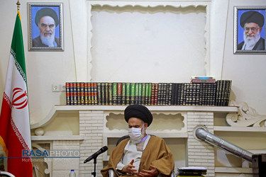 دیدار حجت الاسلام والمسلمین محمدی لائینی با آیت الله حسینی بوشهری