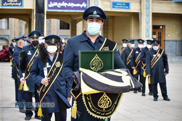 آیین تعویض پرچم حرم حضرت احمد بن موسی الکاظم در شیراز