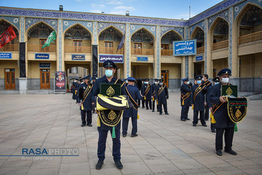 آیین تعویض پرچم حرم حضرت احمد بن موسی الکاظم در شیراز