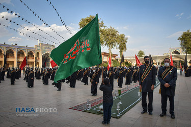 آیین تعویض پرچم حرم حضرت احمد بن موسی الکاظم در شیراز