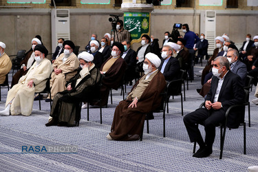 دیدار میهمانان کنفرانس وحدت اسلامى‌ و جمعی از مسئولان نظام با رهبر انقلاب