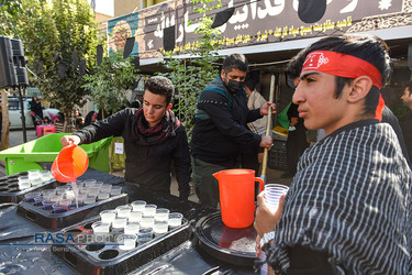 پیاده روی جاماندگان اربعین و عزاداری مردم شیراز