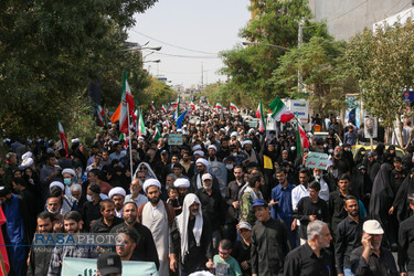 راهپیمایی مردم انقلابی قم علیه اغتشاشگران