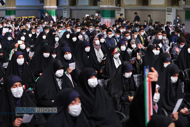 دیدار جمعی از دانش‌آموزان با مقام معظم رهبری1