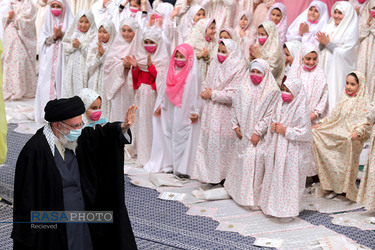 مراسم جشن تکلیف دختران دانش‌آموز با حضور مقام معظم رهبری