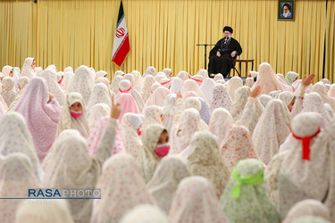 مراسم جشن تکلیف دختران دانش‌آموز با حضور مقام معظم رهبری