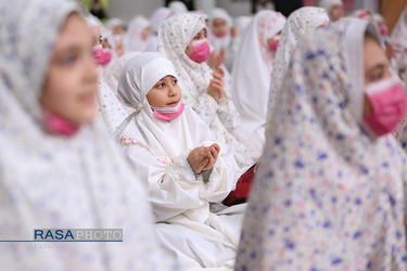 مراسم جشن تکلیف دختران دانش‌آموز با حضور مقام معظم رهبری