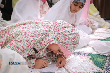 مراسم جشن تکلیف دختران دانش‌آموز با حضور مقام معظم رهبری