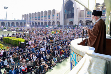 اقامه نماز عید فطر به امامت مقام معظم رهبری