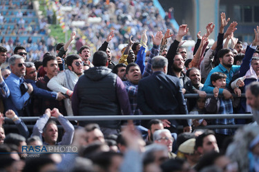 اقامه نماز عید فطر به امامت مقام معظم رهبری