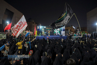 اجتماع زائران و مجاوران رضوی در شب شهادت حضرت جوادالائمه (علیه السلام)