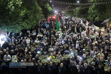 اجتماع زائران و مجاوران رضوی در شب شهادت حضرت جوادالائمه (علیه السلام)