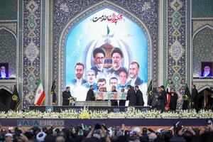 تشییع پیکر شهید خادم الرضا و همراهان شهیدش در مشهد