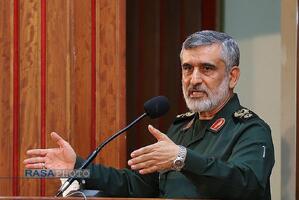 تصاویری از فرمانده شهید هوافضای سپاه سردار حاجی زاده