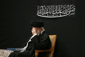 مراسم عزاداری شب عاشورای حسینی (علیه‌السلام) با حضور رهبر انقلاب