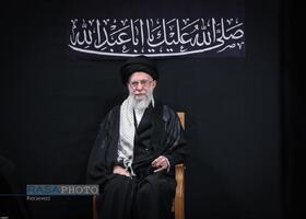 مراسم عزاداری شب عاشورای حسینی (علیه‌السلام) با حضور رهبر انقلاب