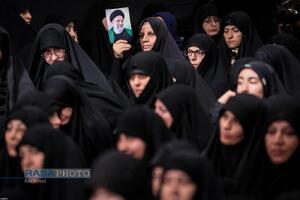 مراسم عزاداری شب عاشورای حسینی (علیه‌السلام) با حضور رهبر انقلاب