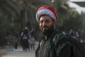پیاده روی زائران اربعین حسین (ع) در طریق العلما