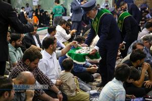 آیین غبارروبی حرم مطهر بانوی کرامت (س) با حضور اصحاب رسانه