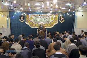 حضور آیت الله مروی در حجرات و گفتگوی صمیمی با طلاب در جریان بازدید از مدرسه علمیه جهانگیرخان قم