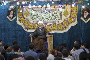 حضور آیت الله مروی در حجرات و گفتگوی صمیمی با طلاب در جریان بازدید از مدرسه علمیه جهانگیرخان قم