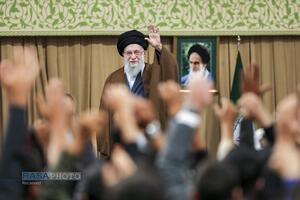 دیدار دانش‌آموزان و دانشجویان با رهبر معظم انقلاب