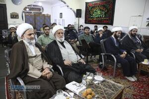 مراسم رونمایی از کتاب اسلام اقامه