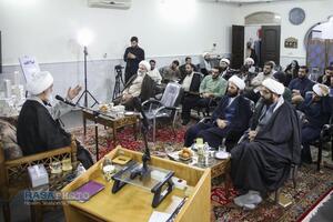 مراسم رونمایی از کتاب اسلام اقامه