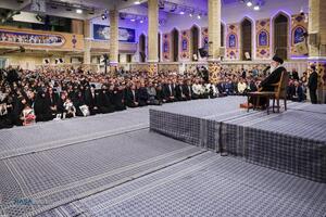 دیدار خانواده شهدای اقتدار با رهبر انقلاب در روز میلاد امیرالمومنین (علیه‌السلام)