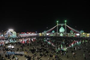 حال و هوای بارانی مسجد مقدس جمکران در شب نیمه شعبان