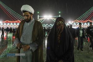 حال و هوای بارانی مسجد مقدس جمکران در شب نیمه شعبان