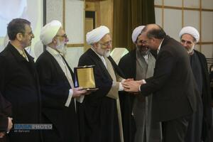 مراسم تقدیر از برترین آثار پژوهشی طلاب و اساتید جشنواره علامه حلی