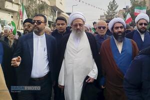حضور آیت الله فقیهی در راهپیمایی یوم الله ۲۲ بهمن در قم
