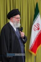 پیام رهبر معظم انقلاب بمناسبت حماسه آفرینی ملت ایران در راهپیمایی ۲۲ بهمن
