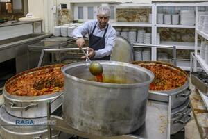 ضیافت افطار در صحن ملکوتی حرم کریمه اهلبیت (س)