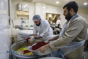 ضیافت افطار در صحن ملکوتی حرم کریمه اهلبیت (س)