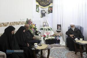 دیدار تولیت آستان قدس رضوی با خانواده شهدای ناوچه دنا