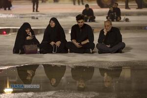 حال و هوای مصلی تهران ساعتی پیش از ورود پیکر مطهر رهبر شهید انقلاب