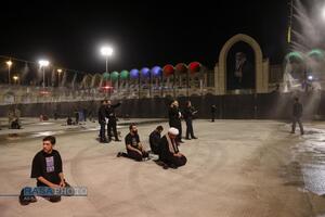 حال و هوای مصلی تهران ساعتی پیش از ورود پیکر مطهر رهبر شهید انقلاب