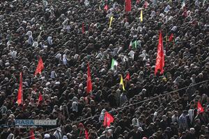 اقامه نماز بر پیکر رهبر شهید انقلاب