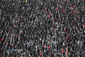 اقامه نماز بر پیکر رهبر شهید انقلاب