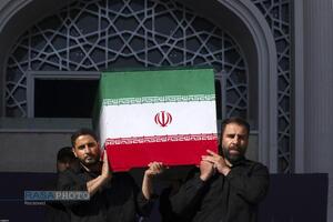 اقامه نماز بر پیکر مطهر رهبر شهید انقلاب اسلامی