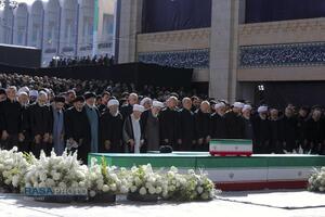 اقامه نماز بر پیکر مطهر رهبر شهید انقلاب اسلامی
