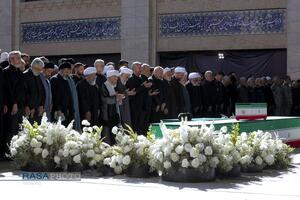 اقامه نماز بر پیکر مطهر رهبر شهید انقلاب اسلامی