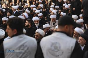 حضور گسترده علماء حوزه علمیه نجف اشرف در مراسم تشییع رهبر شهید انقلاب