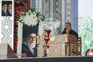دومین شب مراسم بزرگداشت امام شهید از سوی رهبر معظم انقلاب